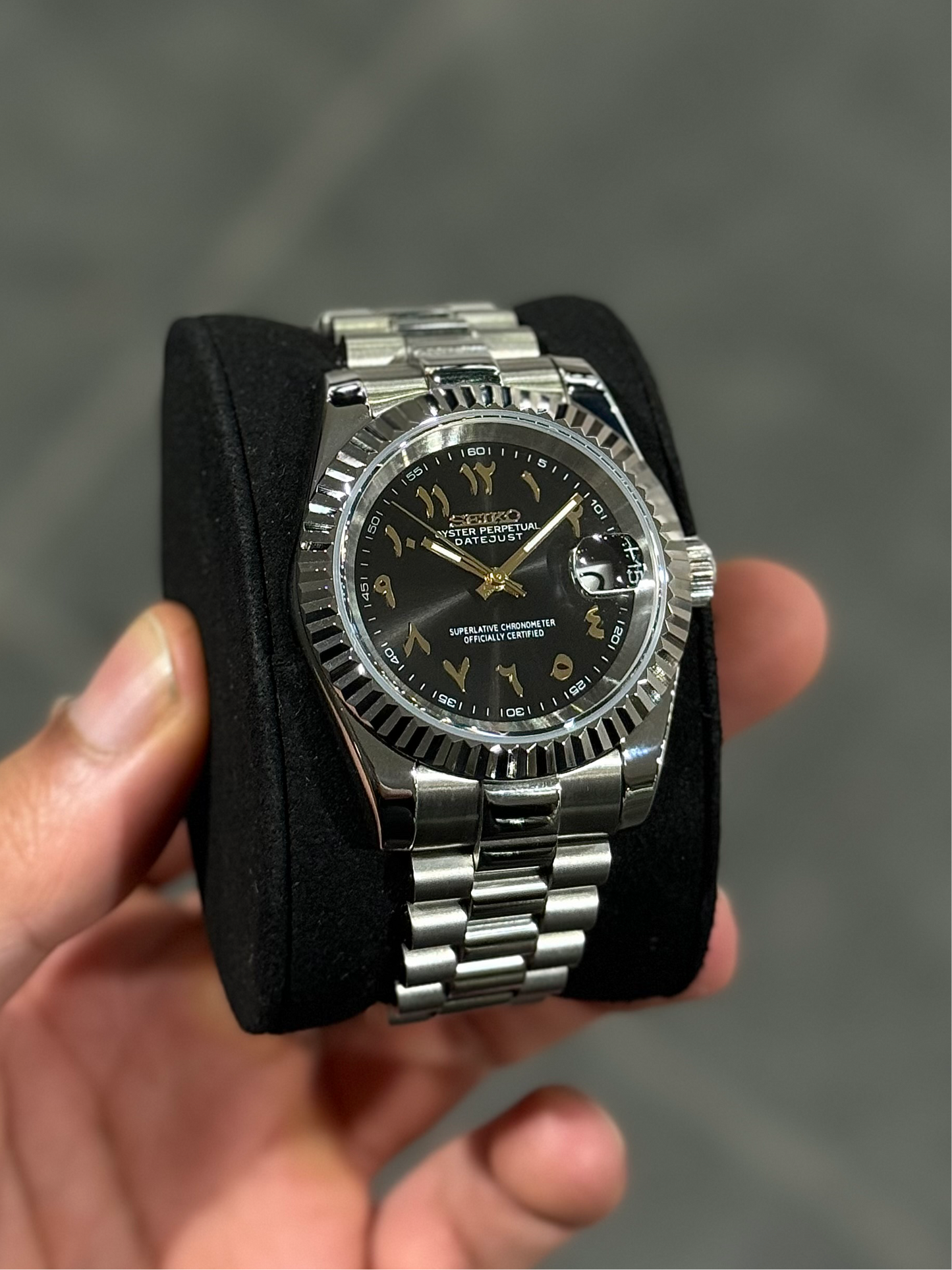 Goldenes Obsidian Royale-Zifferblatt