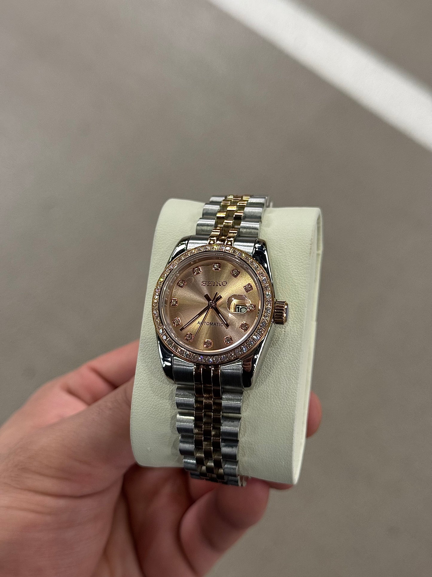 Rosé Diamond Dial