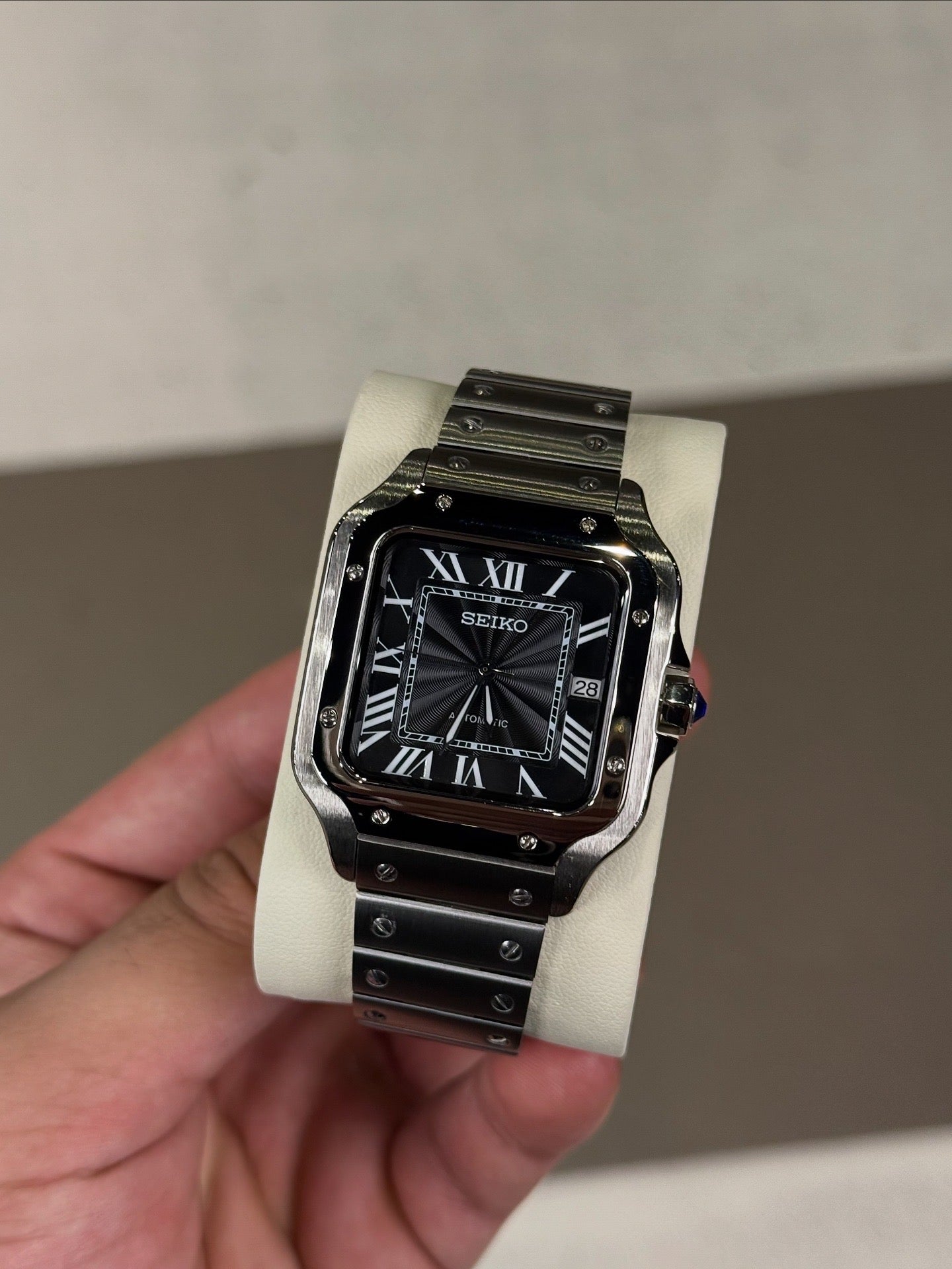 Noir Batman Roman Dial