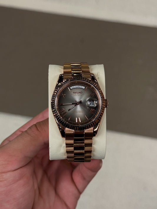 Arctic Rose Dial