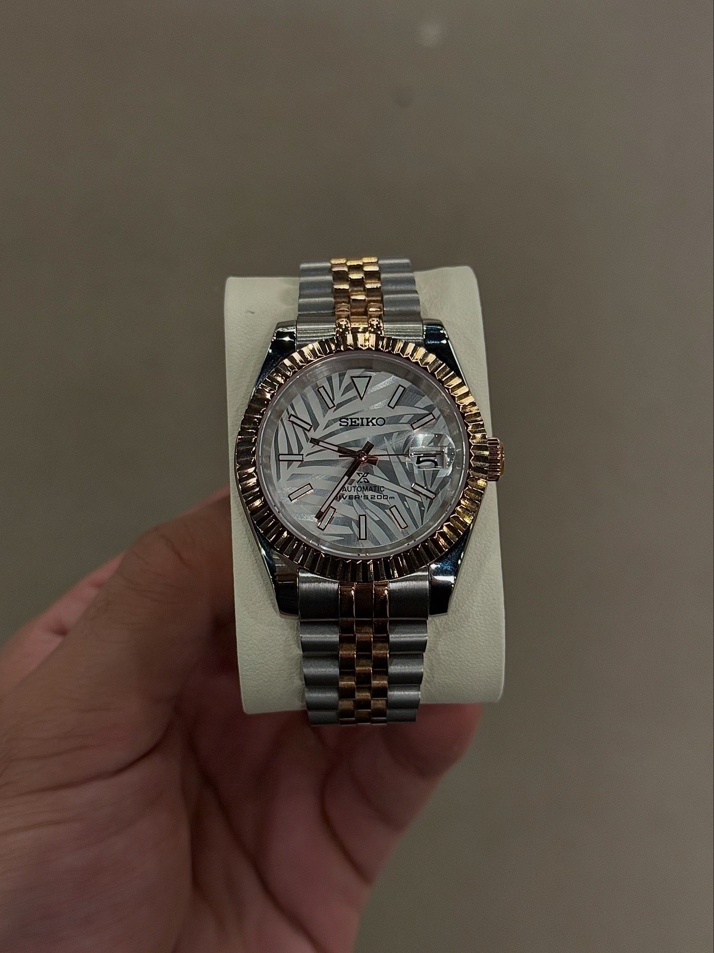 Grand Pearl Dial